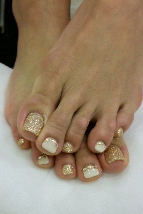 Sand Toe Nails via
