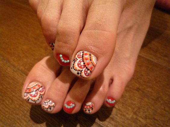 Toe Nails with Dots via