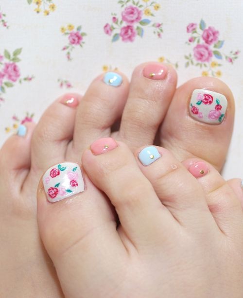 Toe Nails with Small Flowers via