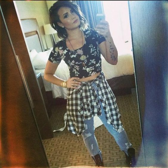 12 Demi Lovato Outfits You Can Rock Too
