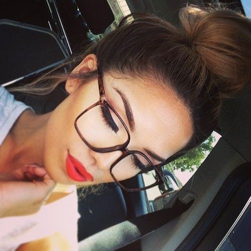 7 Makeup Tips For Women Who Wear Glasses 7 Makeup Tips For Women Who Wear Glasses