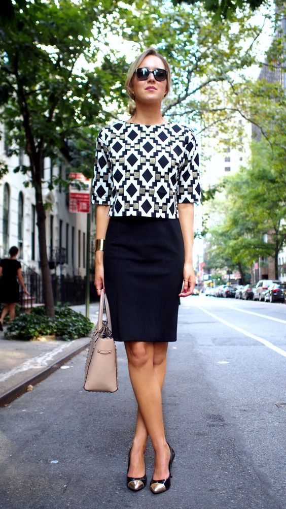 stylish-work-outfit-with-black-skirt via