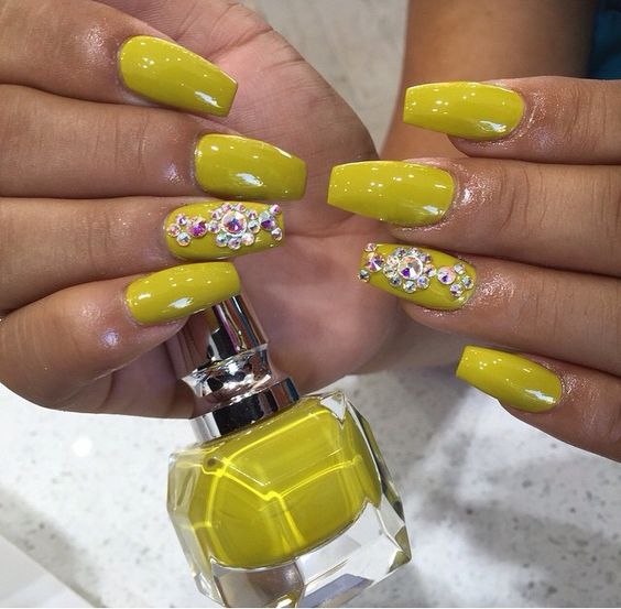 mustard-nails-with-glitter via
