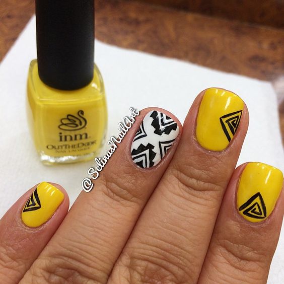 mustard-nails-with-triangles via