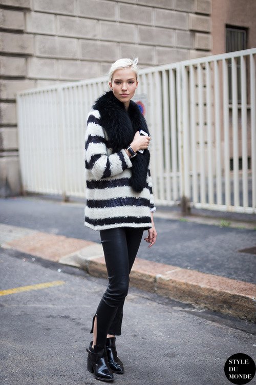 oversized-sweater-and-black-tights via