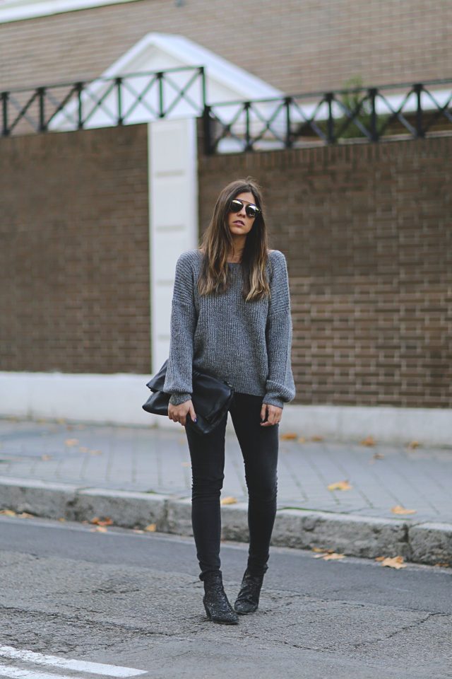 oversized-sweater-and-jeans via
