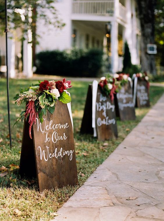 15 Decorating Ideas for Rustic Themed Wedding - Pretty Designs