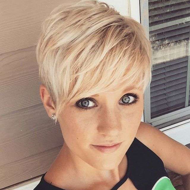 40+シックなショートヘア：人気の短いヘアスタイル