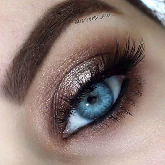 10 Awesome Eye Makeup Looks for Blue Eyes 10 Awesome Eye Makeup Looks for Blue Eyes