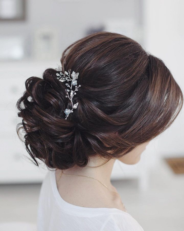 21 Glamorous Wedding Updos