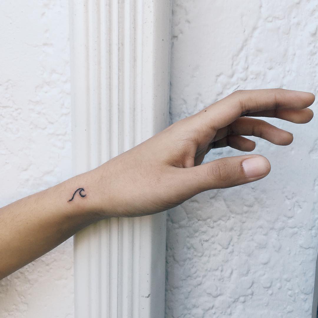 25 Cute Small Feminine Tattoos for Women - Tiny Meaningful Tattoos