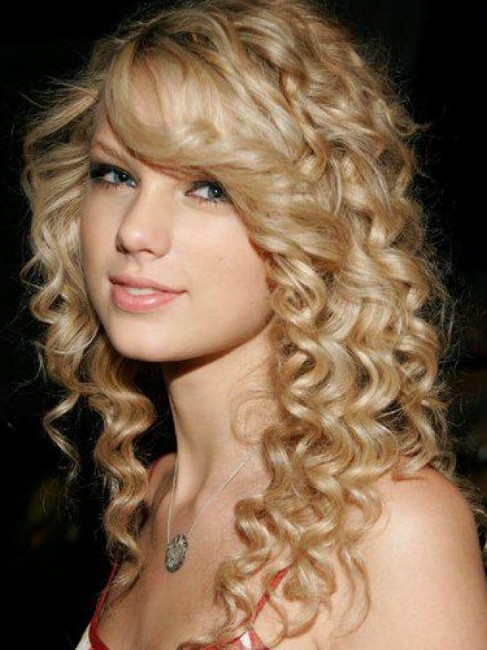 Long Curly Prom Hairstyles for Girls