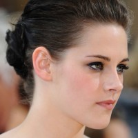 Formal Hairstyles for Round-shaped Face