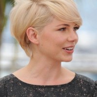 Michelle Williams Short Haircut: Asymmetrical Long Grown-out Blond Pixie Cut