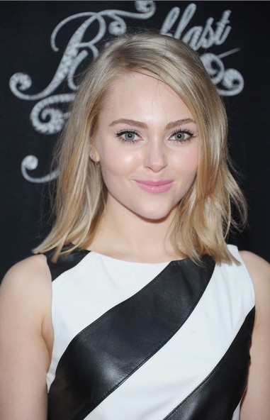 AnnaSophia Robb Medium Layered Cut