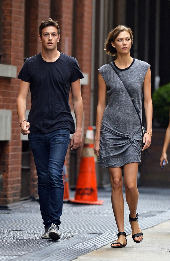 Karlie Kloss: Loose Grey Knit Day Dress