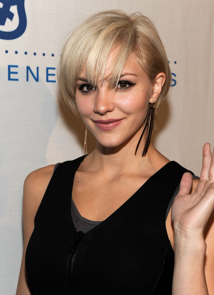 Katharine McPhee Short: Edge Layered Bob with Long Wispy Bangs