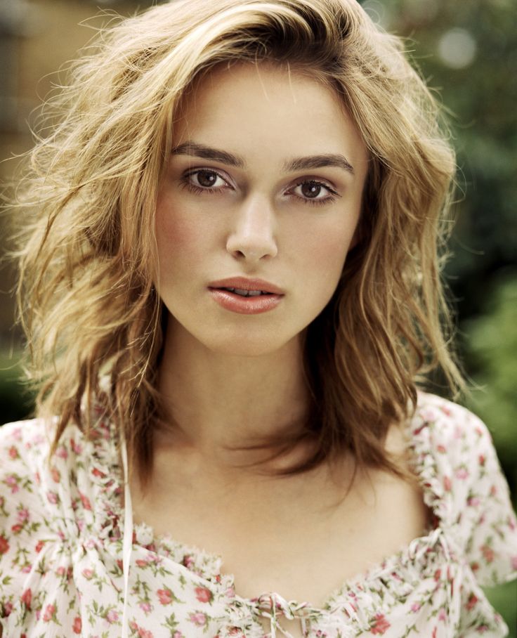 Keira Knightley Hair - Blond Shaggy Hairstyle