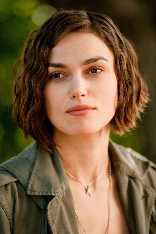 Keira Knightley Hair - Crimped Bob Hairstyle