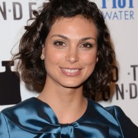 Morena Baccarin's Short Curly Hairstyle: Creative and Gloss
