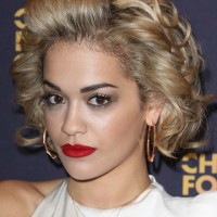 Rita Ora's Short Curly Hairstyle: Classic