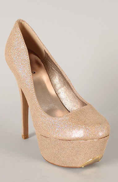 Side View of the Hologram Round Toe Platform Pump