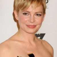 Michelle Williams Short Haircut: Blond Pixie Cut With Side Fringe