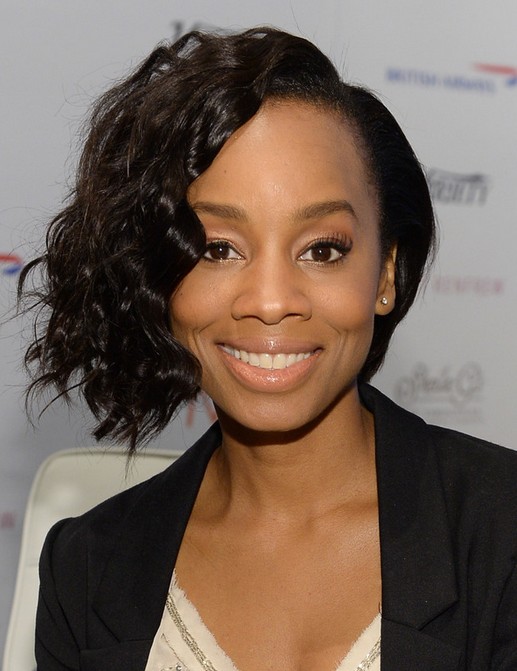 2014 Anika Noni Rose's Short Hairstyles: Voluminous Wavy Hair