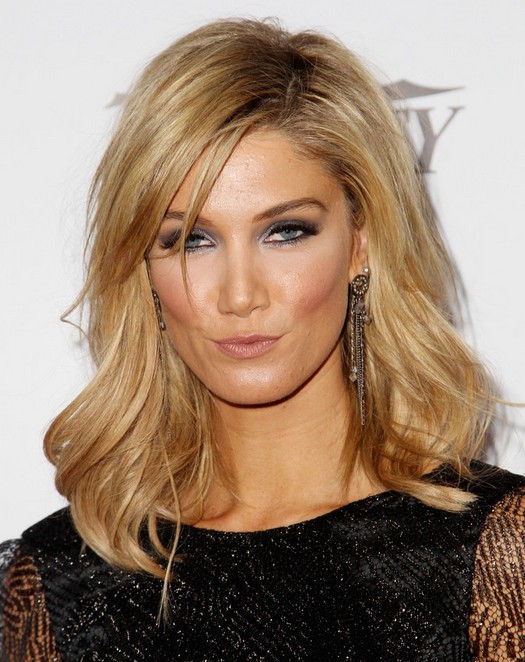 2014 Delta Goodrem Medium Hairstyles: Luscious Heavy Waves