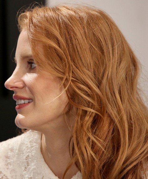 2014 Jessica Chastain Hairstyles: Blonde Layered Haircut