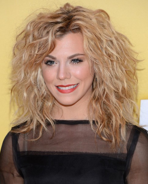 2014 Kimberly Perry Medium Hairstyles: Messy Waves