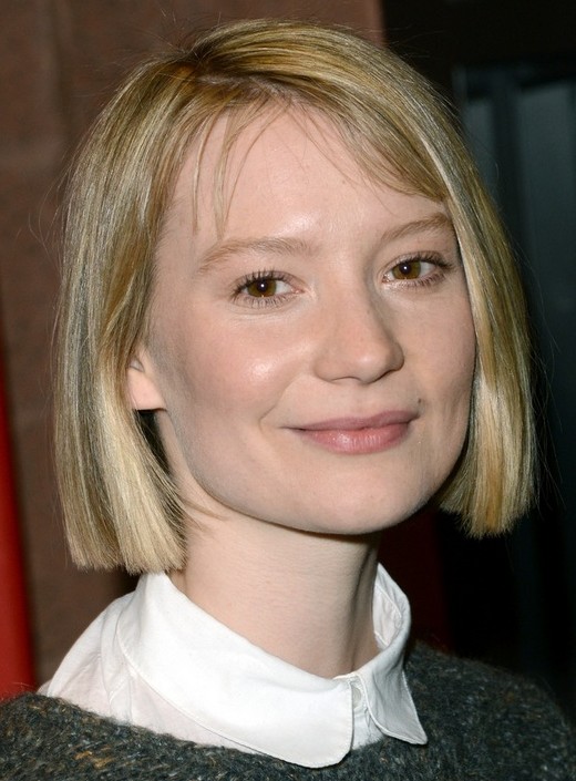 2014 Mia Wasikowska's Short Hairstyles: Blonde Blunt Bob