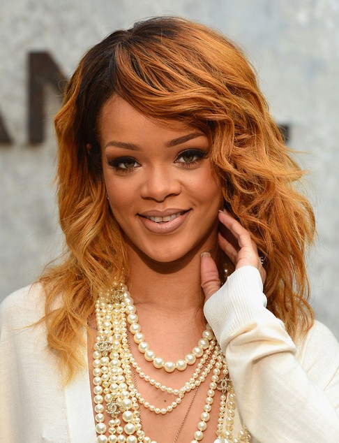 2014 Rihanna Medium Hairstyles: Layers and Soft Waves