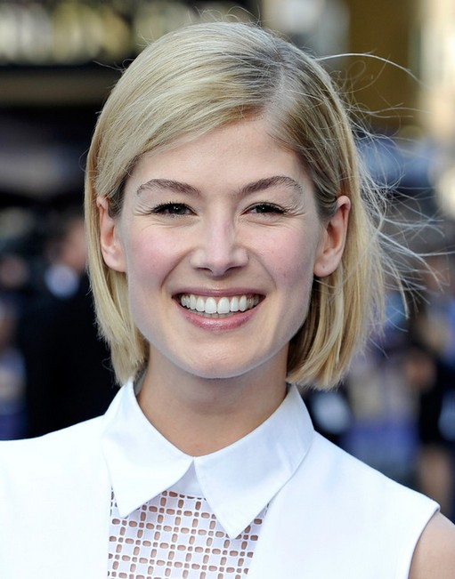 2014 Rosamund Pike's Short Hairstyles: Blunt Bob