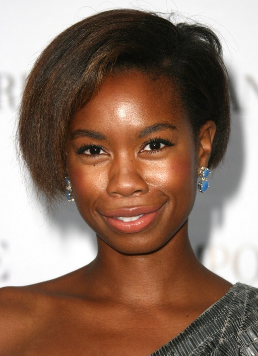 2014 Tolula Adeyemi's Short Hairstyles: Side Bangs