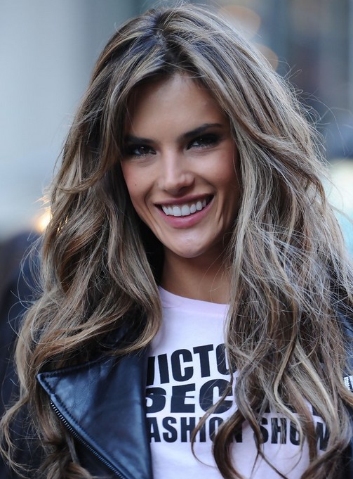 Alessandra Ambrosio Long Hairstyle: Waves for High School Girls