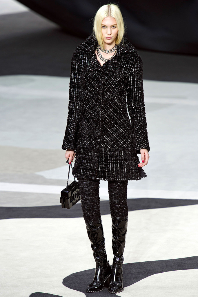 CHANEL FALL 2013 RTW JULIANA SCHURIG