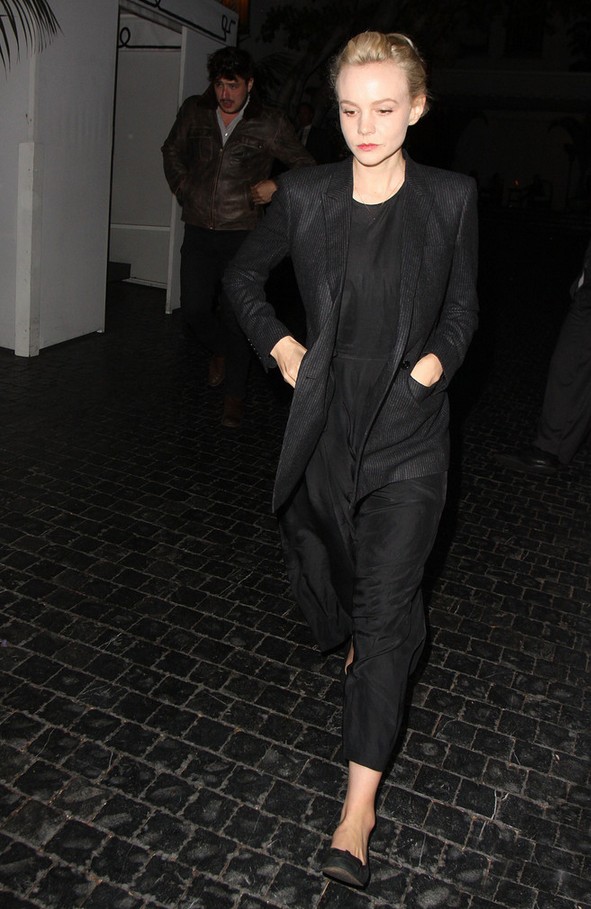 Carey Mulligan Relaxed Black Pantsuit