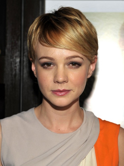 Carey Mulligan Short Straight Hairstyle with Bangs