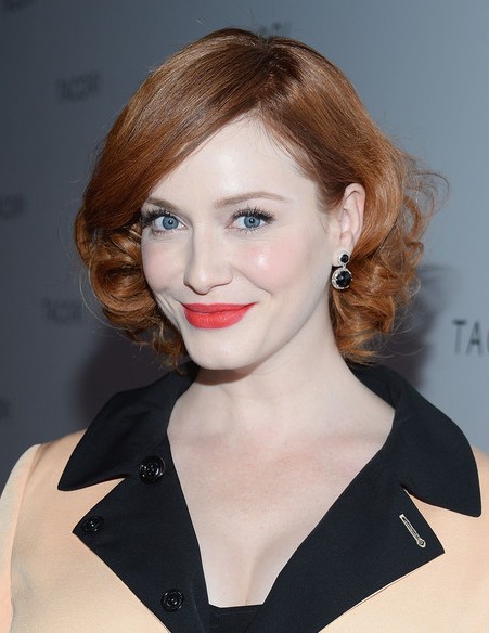 Christina Hendricks Short Haircut - Lovely Short Hairstyle for Oval Face Shapes