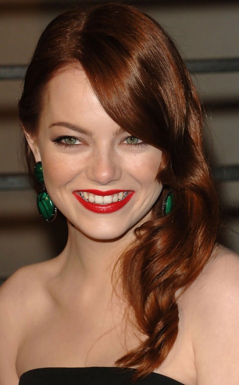 Emma Stone Hairstyles: Retro-chic Side-swept Long Curls