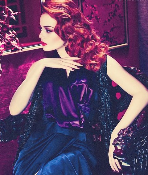 Emma Stone Hairstyles: Vintage Long Curls