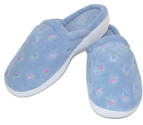 Isotoner Women's Embroidered Clog