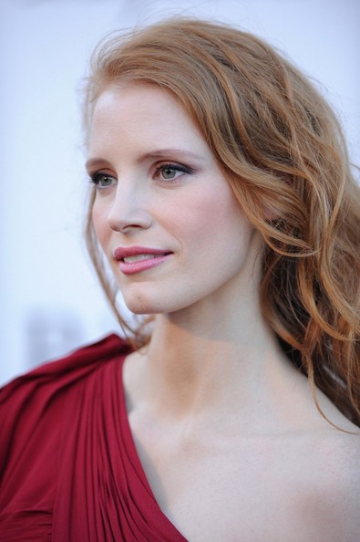 Jessica Chastain Makeup Long wavy Hairstyles