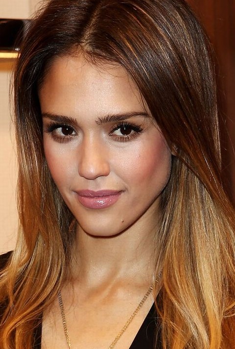 Jessica Alba Hairstyles: Casual-chic Straight Haircut