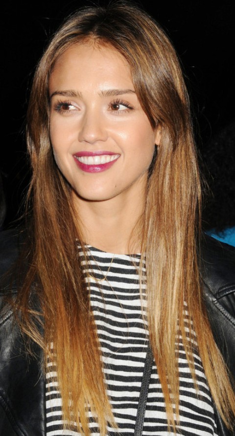 Jessica Alba Hairstyles: Sweet Straight Haircut for Round Face