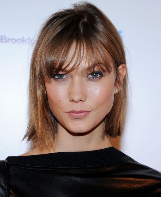 Karlie Kloss' Short Hair Styles: Blunt Bob for Straight Hair