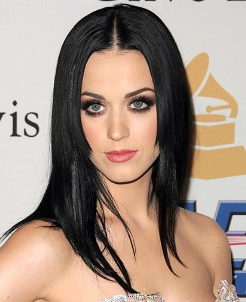 Kat Perry Hairstyles: Super-straight Center-parted Haircut