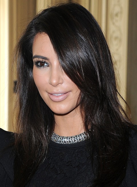 Kim Kardashian Hairstyles: Trendy Long Side-parted Hairstyle