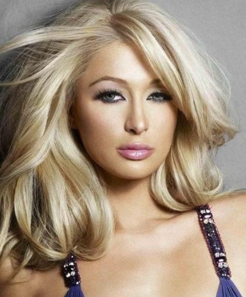 Paris Hilton Hairstyles: Classy Wavy Haircut